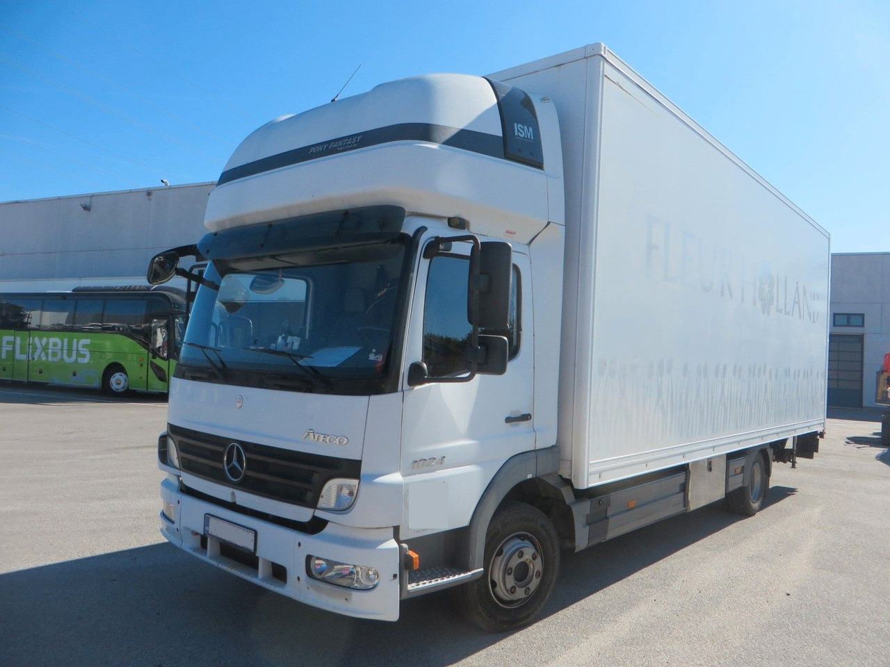 Mercedes-Benz Atego 1024 Box body with tail lift - Kamion sa zatvorenim sandukom: slika 1 Mercedes-Benz Atego 1024 Box body with tail lift - Kamion sa zatvorenim sandukom: slika 1