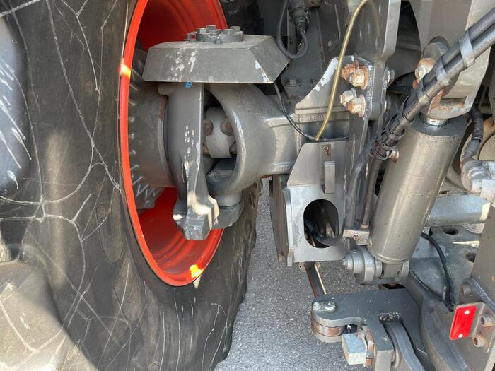 Claas Xerion 4000 - Traktor: slika 2 Claas Xerion 4000 - Traktor: slika 2