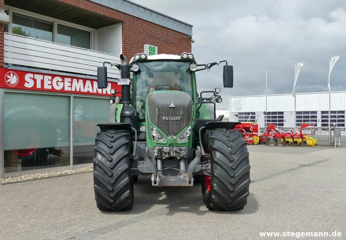 Fendt 826 Vario - Traktor: slika 1 Fendt 826 Vario - Traktor: slika 1