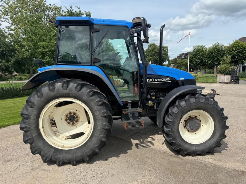 New Holland TS90 TS 90 FH FA Trekker EX OVERHEID - Traktor: slika 4 New Holland TS90 TS 90 FH FA Trekker EX OVERHEID - Traktor: slika 4