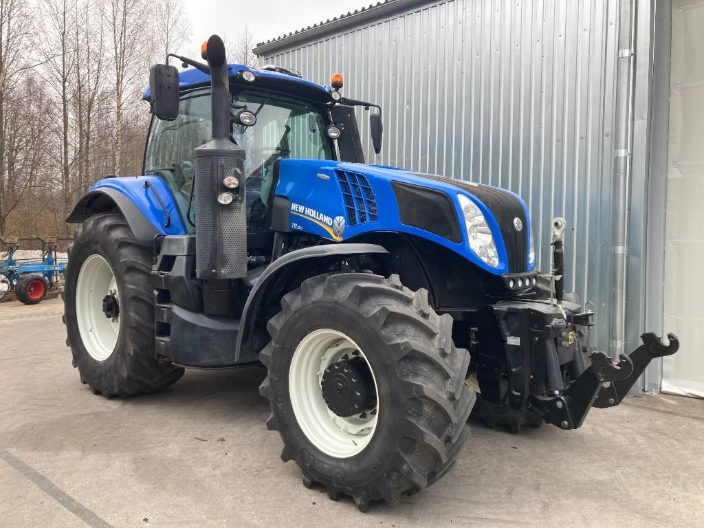 New Holland T 8.320 AC - Traktor: slika 1 New Holland T 8.320 AC - Traktor: slika 1