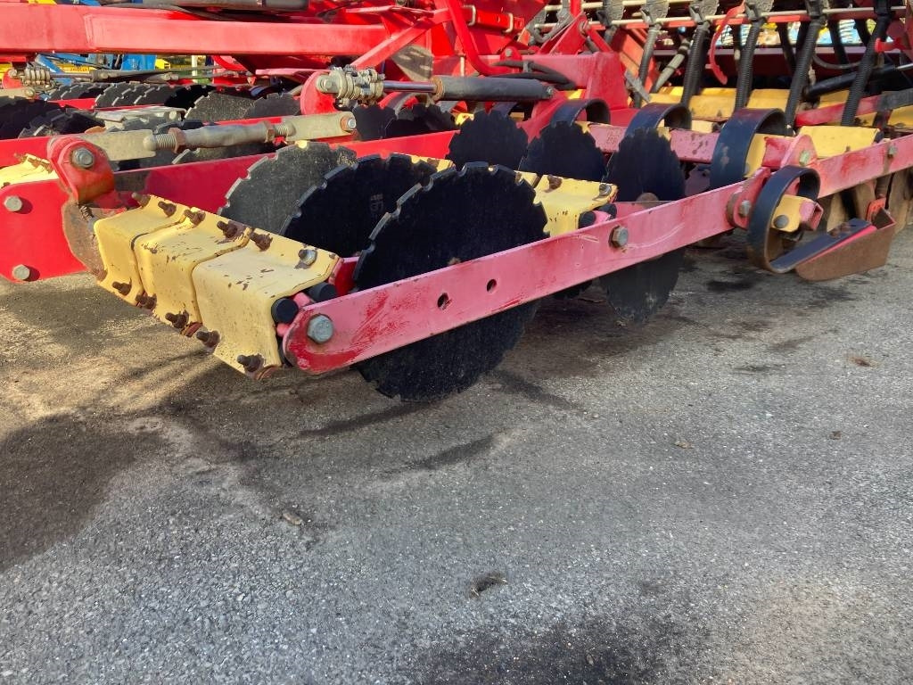 Vaderstad Rapid 400C  - Kombinovana mašina za setvu: slika 2 Vaderstad Rapid 400C  - Kombinovana mašina za setvu: slika 2