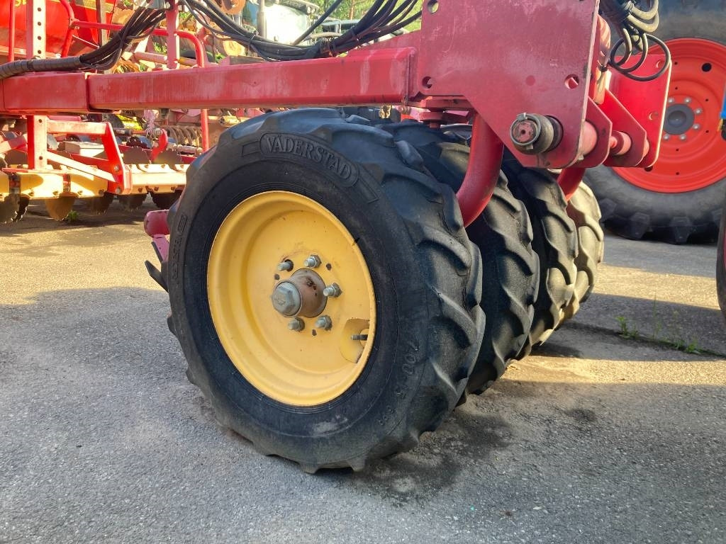 Kombinovana mašina za setvu Vaderstad Rapid 400C: slika 8 Kombinovana mašina za setvu Vaderstad Rapid 400C: slika 8