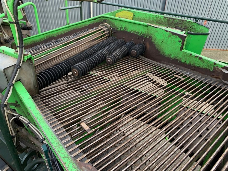 Kombajn za krompir AVR
8200 Spirit Ekstra aksel med hjultræk: slika 19