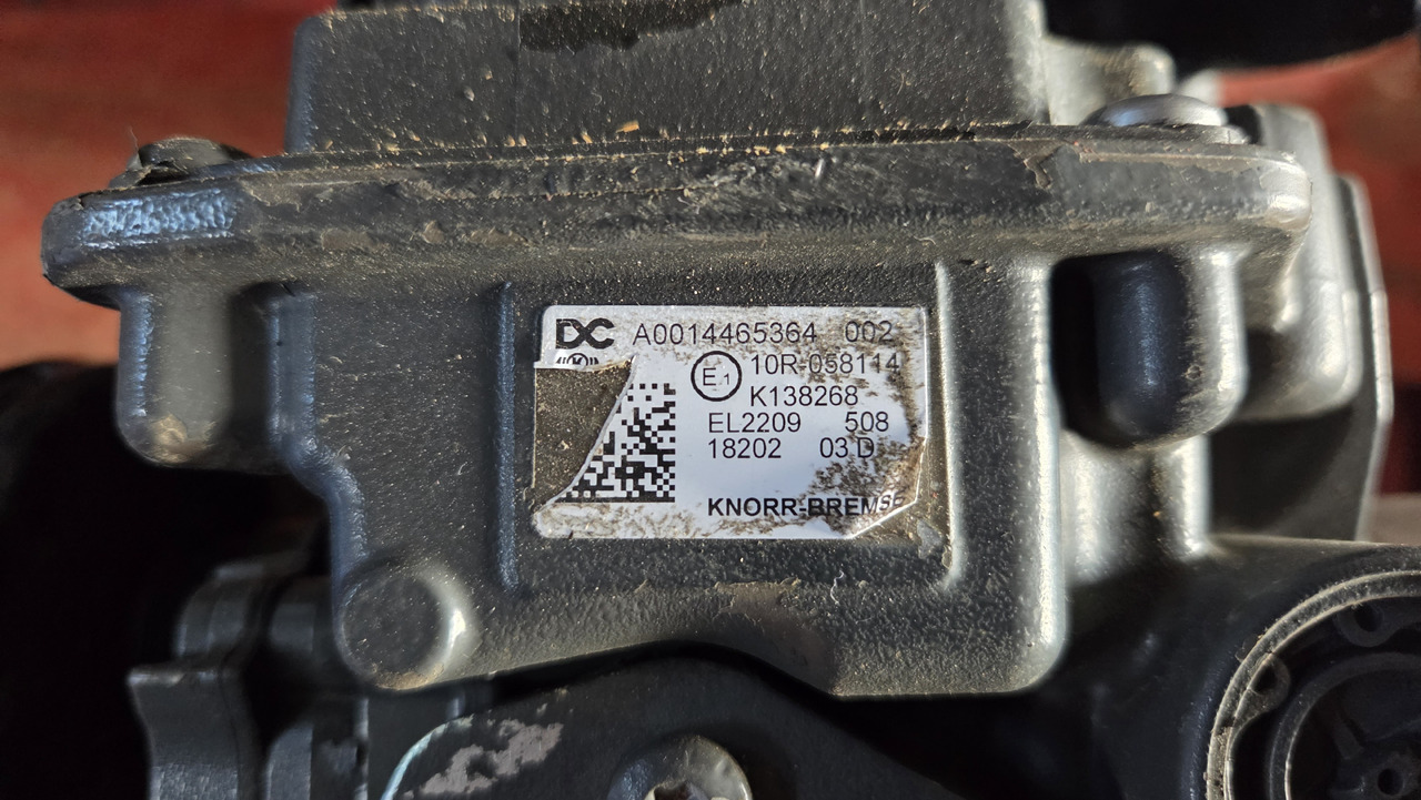 KNORR-BREMSE CONTROL UNIT EAPU K 102145 - Upravljačka jedinica za Kamion: slika 3 KNORR-BREMSE CONTROL UNIT EAPU K 102145 - Upravljačka jedinica za Kamion: slika 3