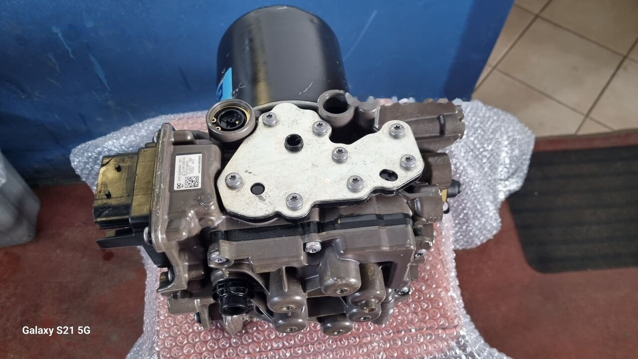 Knorr-Bremse AIR DRYER UNIT EAPU K138270 Mercedes-Benz ACTROS MP4 EURO 6 - Upravljačka jedinica za Kamion: slika 5 Knorr-Bremse AIR DRYER UNIT EAPU K138270 Mercedes-Benz ACTROS MP4 EURO 6 - Upravljačka jedinica za Kamion: slika 5