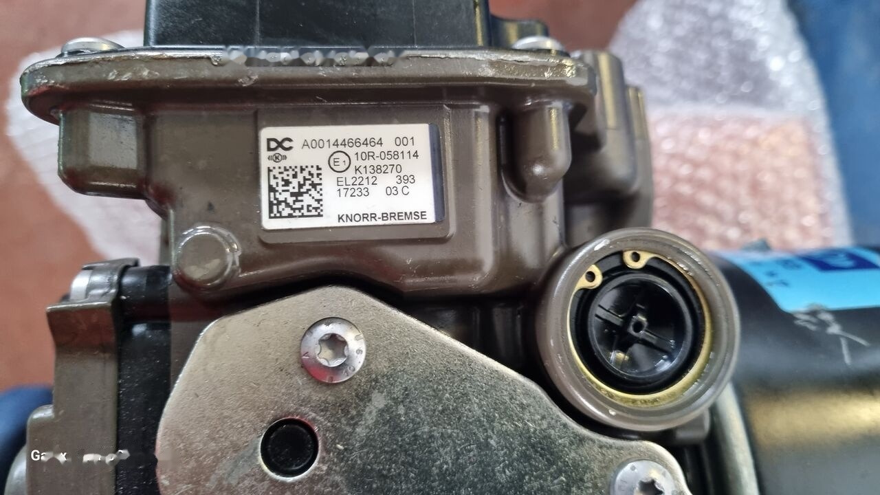 Knorr-Bremse AIR DRYER UNIT EAPU K138270 Mercedes-Benz ACTROS MP4 EURO 6 - Upravljačka jedinica za Kamion: slika 2 Knorr-Bremse AIR DRYER UNIT EAPU K138270 Mercedes-Benz ACTROS MP4 EURO 6 - Upravljačka jedinica za Kamion: slika 2