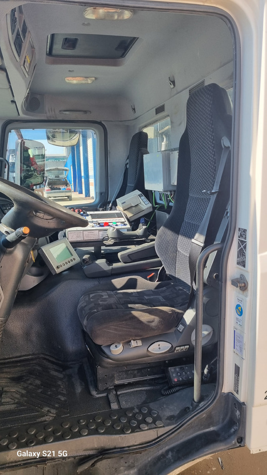 MERCEDES ACTROS MP3 - Kabina: slika 4 MERCEDES ACTROS MP3 - Kabina: slika 4