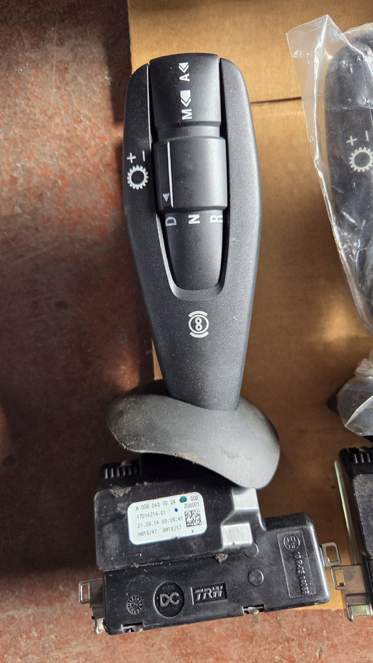 MERCEDES-BENZ ACTROS MP4 - Prekidač upravljačkog stuba za Kamion: slika 4 MERCEDES-BENZ ACTROS MP4 - Prekidač upravljačkog stuba za Kamion: slika 4