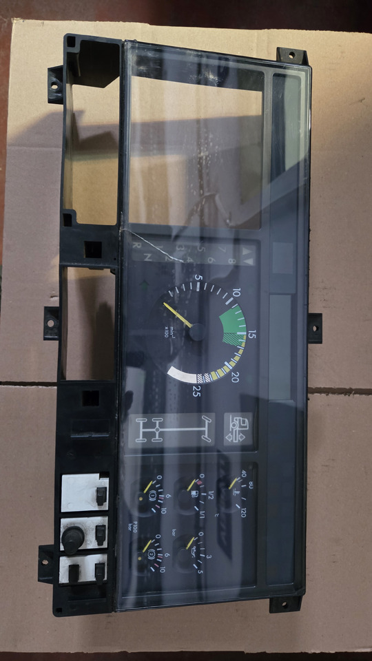 MERCEDES-BENZ - Komandna tabla za Kamion: slika 2 MERCEDES-BENZ - Komandna tabla za Kamion: slika 2