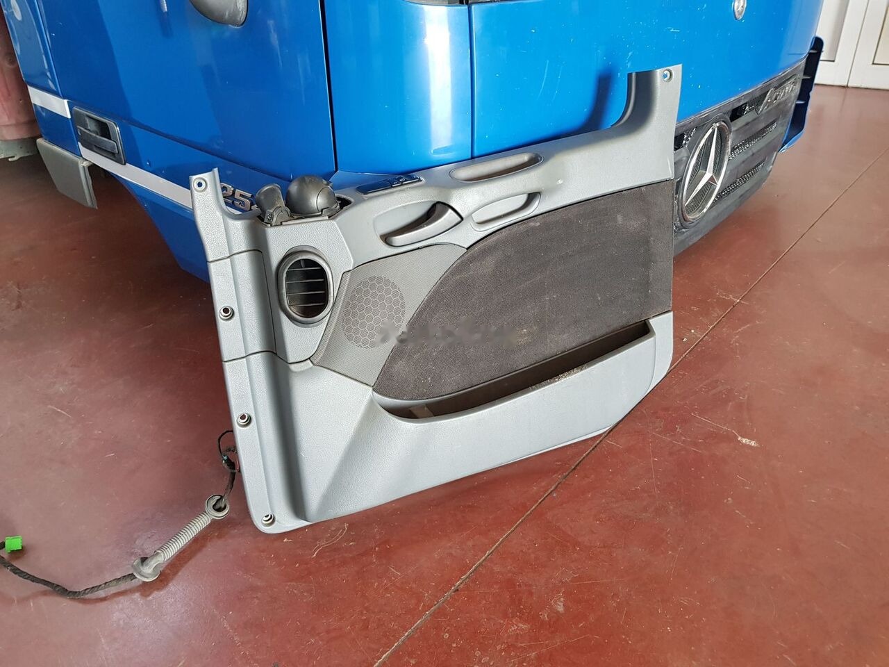 Mercedes-Benz ACTROS MB2 - Vrata i delovi za Kamion: slika 1 Mercedes-Benz ACTROS MB2 - Vrata i delovi za Kamion: slika 1