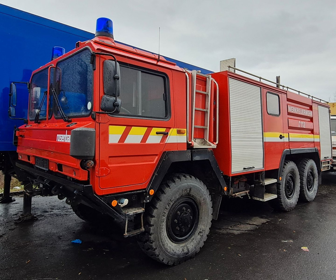 MAN 15.232 DF 6x6 KAT1 Feuerwehr TLF 4500/500 - Kamion cisterna: slika 1 MAN 15.232 DF 6x6 KAT1 Feuerwehr TLF 4500/500 - Kamion cisterna: slika 1