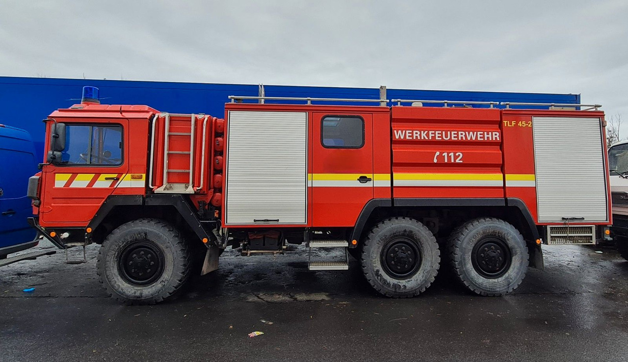 MAN 15.232 DF 6x6 KAT1 Feuerwehr TLF 4500/500 - Kamion cisterna: slika 2 MAN 15.232 DF 6x6 KAT1 Feuerwehr TLF 4500/500 - Kamion cisterna: slika 2
