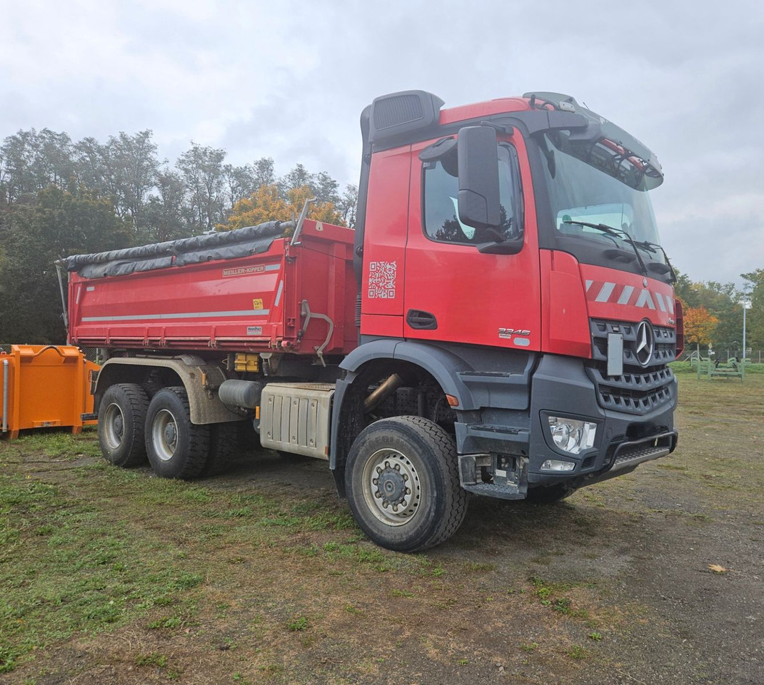 Mercedes-Benz Arocs 3346 6x6 Dreiseitenkipper mit Bordmatik - Istovarivač: slika 4 Mercedes-Benz Arocs 3346 6x6 Dreiseitenkipper mit Bordmatik - Istovarivač: slika 4