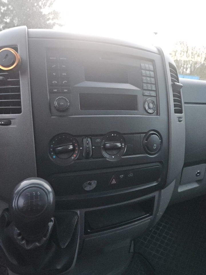 Mercedes-Benz Sprinter II Pritsche 314 CDI - Dostavno vozilo s ravnom platformom: slika 5 Mercedes-Benz Sprinter II Pritsche 314 CDI - Dostavno vozilo s ravnom platformom: slika 5