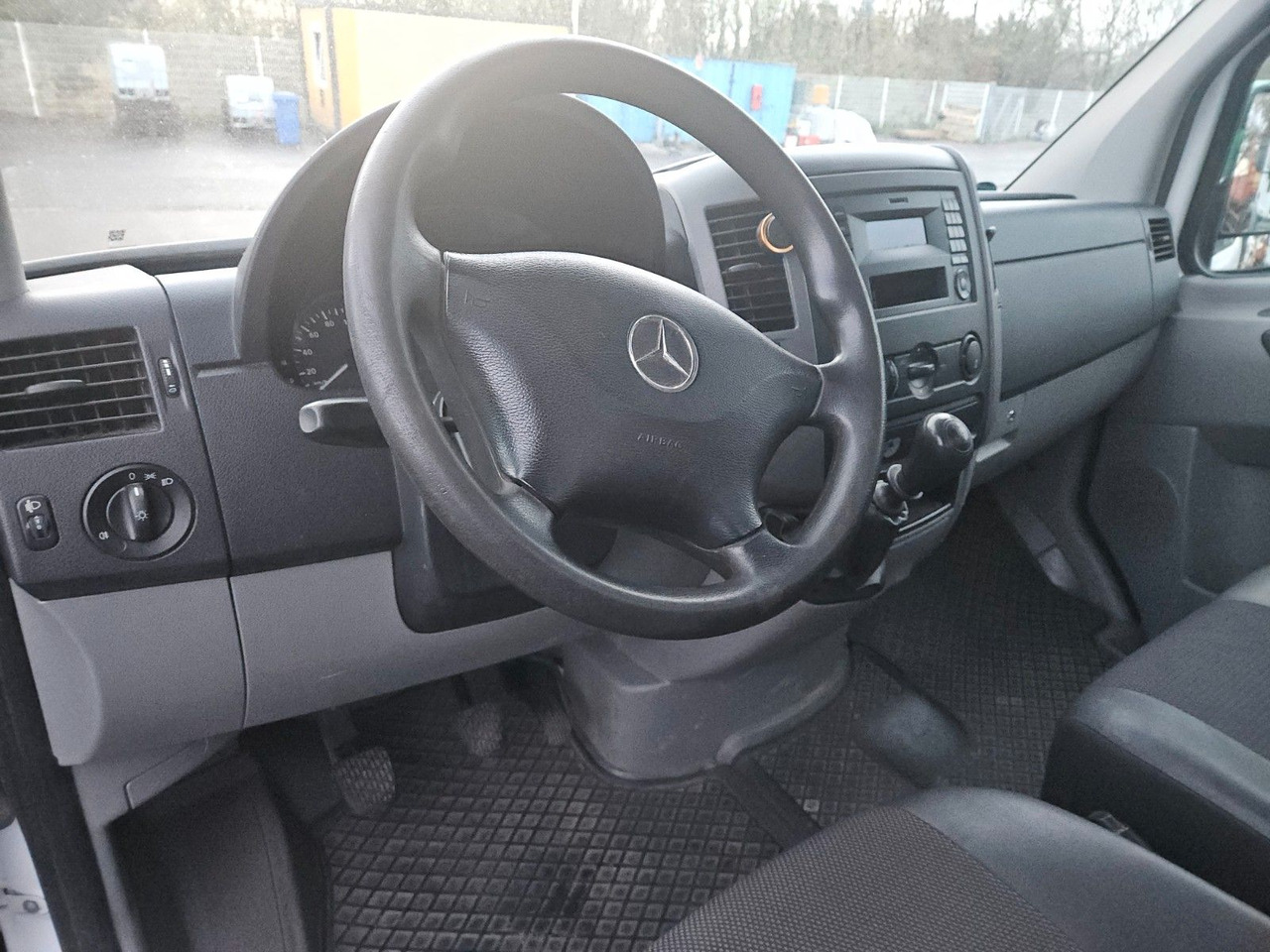 Mercedes-Benz Sprinter II Pritsche 314 CDI - Dostavno vozilo s ravnom platformom: slika 4 Mercedes-Benz Sprinter II Pritsche 314 CDI - Dostavno vozilo s ravnom platformom: slika 4