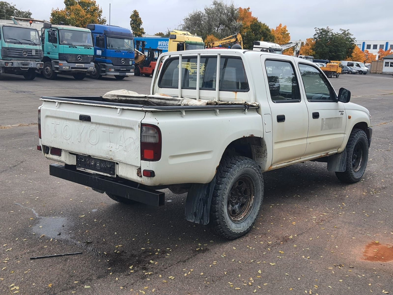 Toyota Hilux Double Cab 4x4 - SUV: slika 3 Toyota Hilux Double Cab 4x4 - SUV: slika 3
