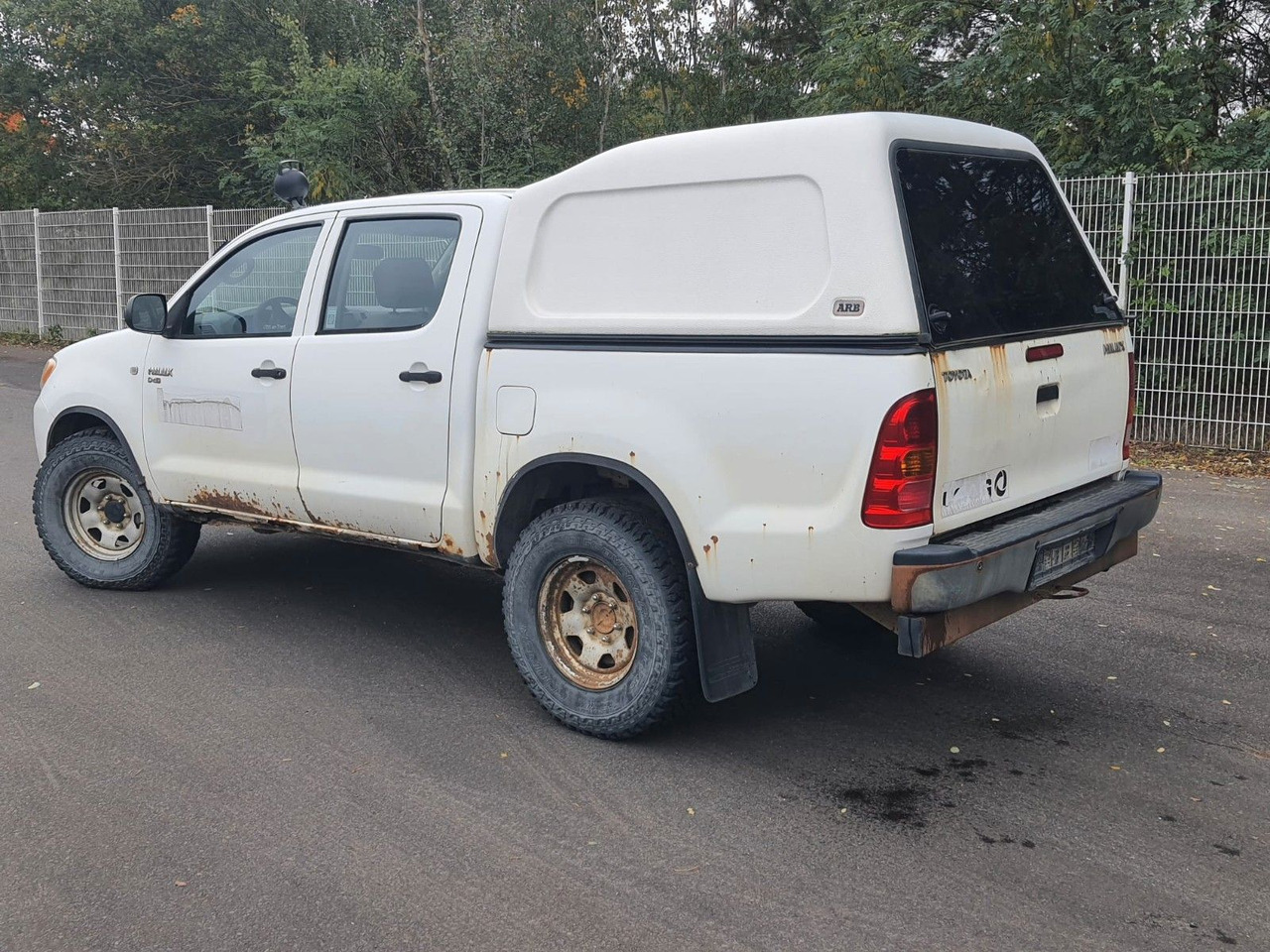 Toyota Hilux Double Cab 4x4 - SUV: slika 3 Toyota Hilux Double Cab 4x4 - SUV: slika 3