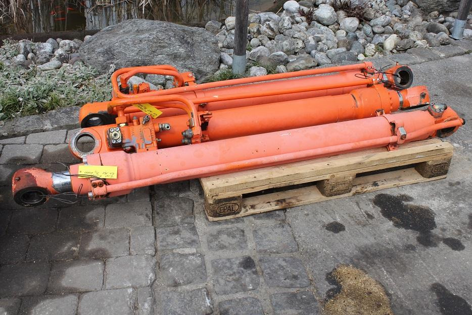 Fiat-Hitachi EX 165 - Hidraulični cilindar za Građevinska mašina: slika 1 Fiat-Hitachi EX 165 - Hidraulični cilindar za Građevinska mašina: slika 1