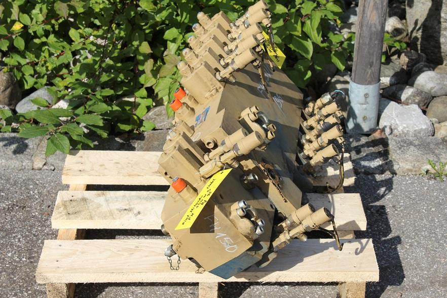 Fiat-Hitachi FH 150 - Hidraulični ventil za Građevinska mašina: slika 2 Fiat-Hitachi FH 150 - Hidraulični ventil za Građevinska mašina: slika 2