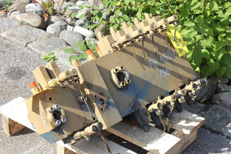 Fiat-Hitachi FH 150 - Hidraulični ventil za Građevinska mašina: slika 1 Fiat-Hitachi FH 150 - Hidraulični ventil za Građevinska mašina: slika 1