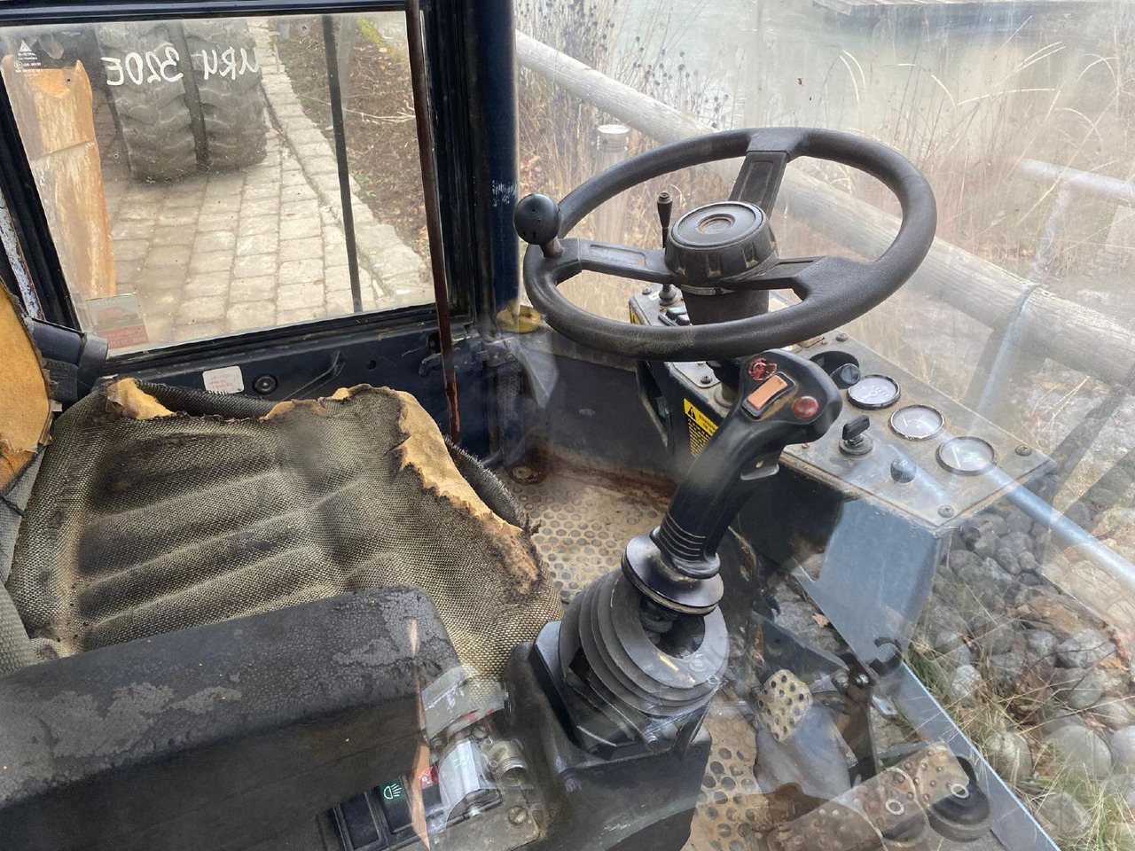 Furukawa 320 E - Kabina za Građevinska mašina: slika 3 Furukawa 320 E - Kabina za Građevinska mašina: slika 3