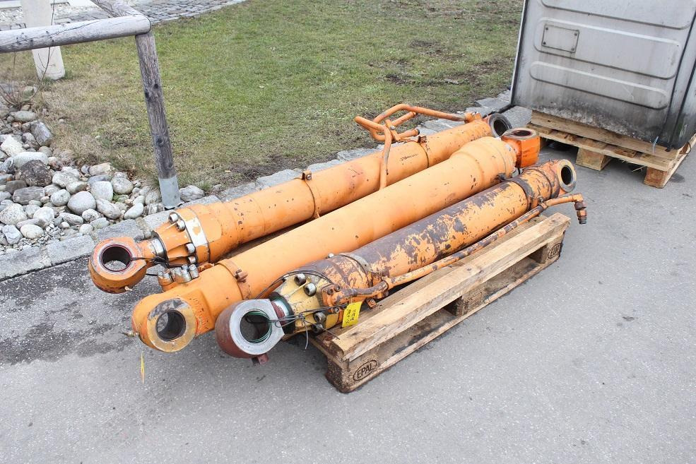 Hitachi FH 220 LC - Hidraulični cilindar za Građevinska mašina: slika 3 Hitachi FH 220 LC - Hidraulični cilindar za Građevinska mašina: slika 3