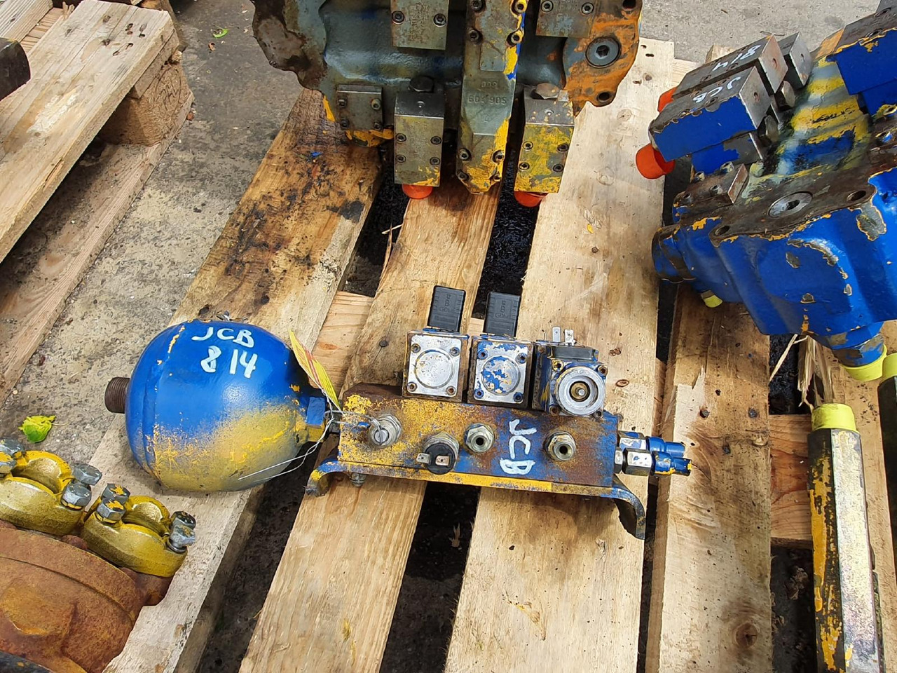 JCB 814 - Hidraulični ventil za Građevinska mašina: slika 2 JCB 814 - Hidraulični ventil za Građevinska mašina: slika 2