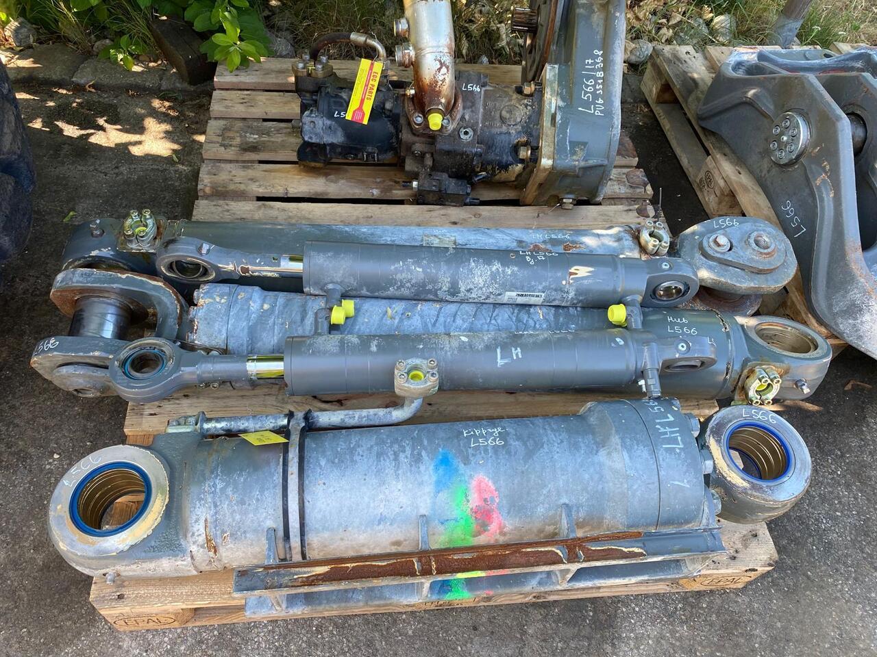 Liebherr L 566 - Hidraulični cilindar za Građevinska mašina: slika 2 Liebherr L 566 - Hidraulični cilindar za Građevinska mašina: slika 2