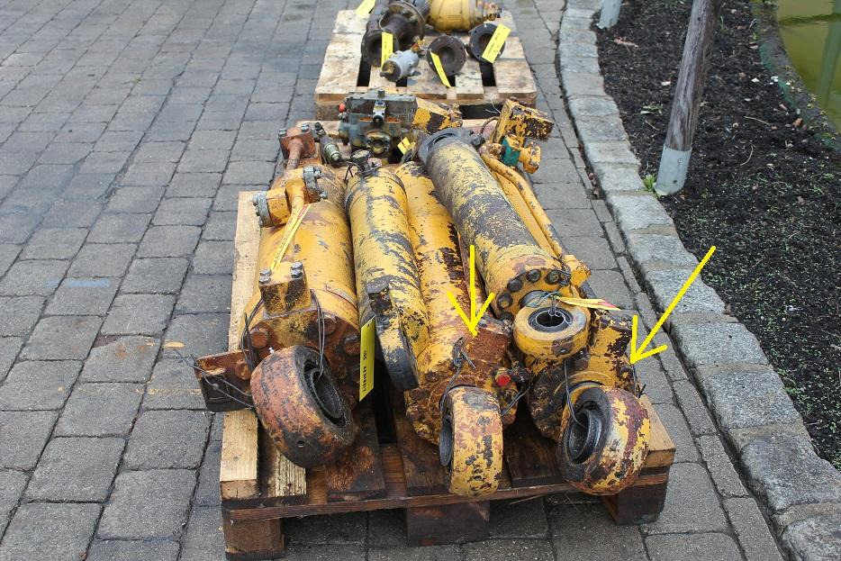 Liebherr L551 - Hidraulični cilindar za Građevinska mašina: slika 2 Liebherr L551 - Hidraulični cilindar za Građevinska mašina: slika 2