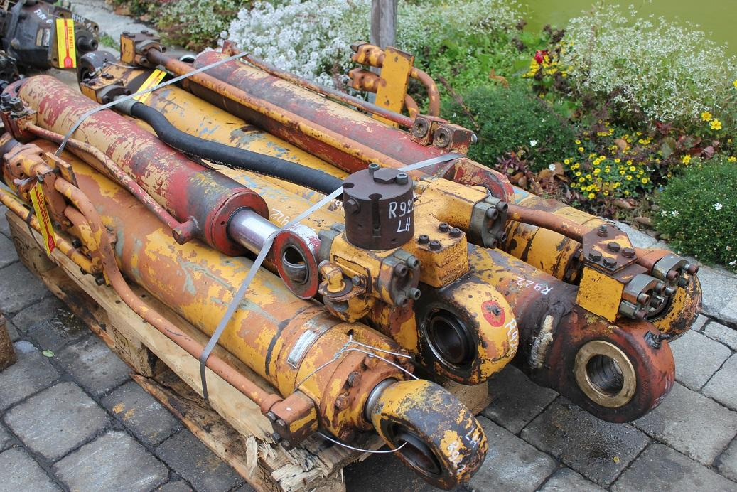 Liebherr R 922 - Hidraulični cilindar za Građevinska mašina: slika 1 Liebherr R 922 - Hidraulični cilindar za Građevinska mašina: slika 1