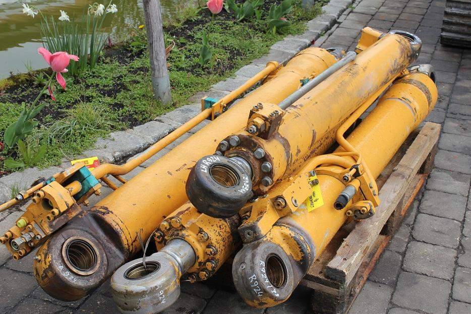 Liebherr R 924 HDSL - Hidraulični cilindar za Građevinska mašina: slika 1 Liebherr R 924 HDSL - Hidraulični cilindar za Građevinska mašina: slika 1