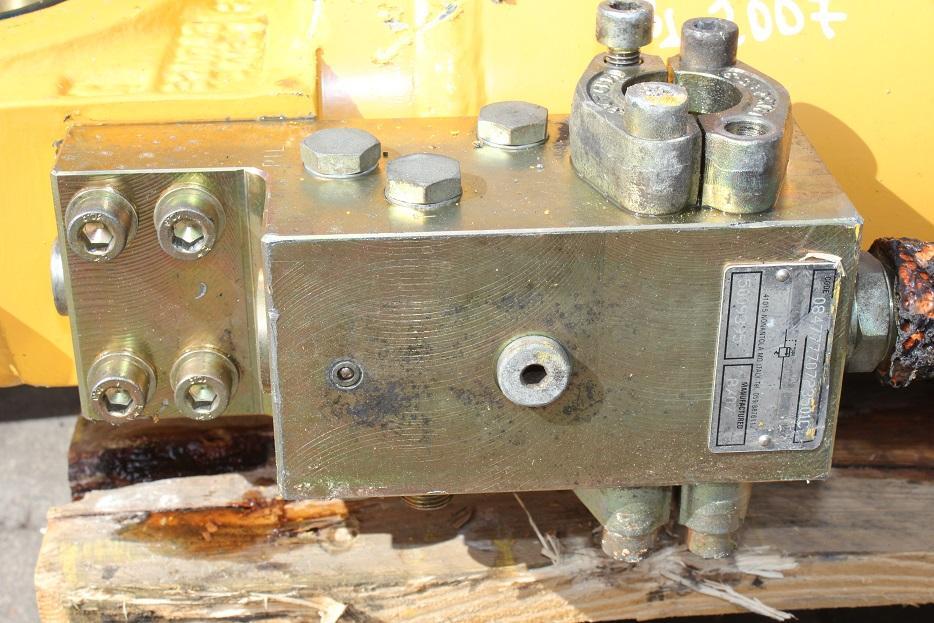 Liebherr R 924 compact - Hidraulični cilindar za Građevinska mašina: slika 5 Liebherr R 924 compact - Hidraulični cilindar za Građevinska mašina: slika 5