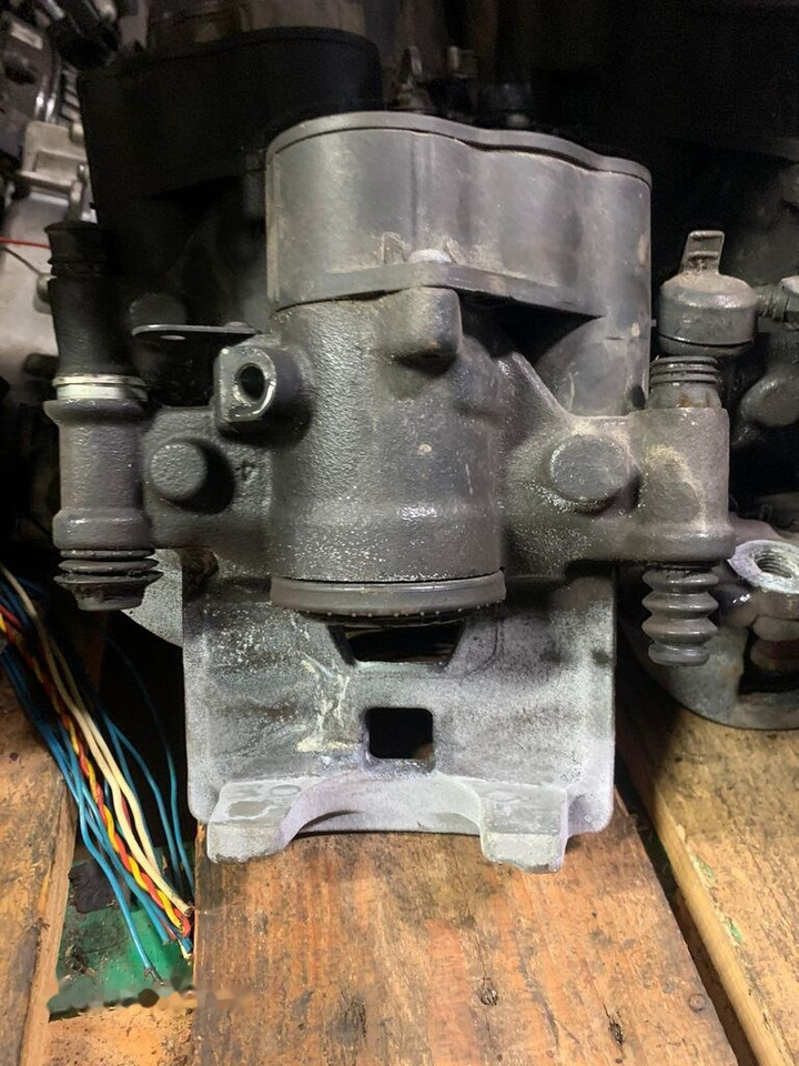 Brembo elektryczne D43901 Iveco Daily prawy, lewy, tył 2019- D43901 - Sklopovi kočnice za Kamion: slika 3 Brembo elektryczne D43901 Iveco Daily prawy, lewy, tył 2019- D43901 - Sklopovi kočnice za Kamion: slika 3