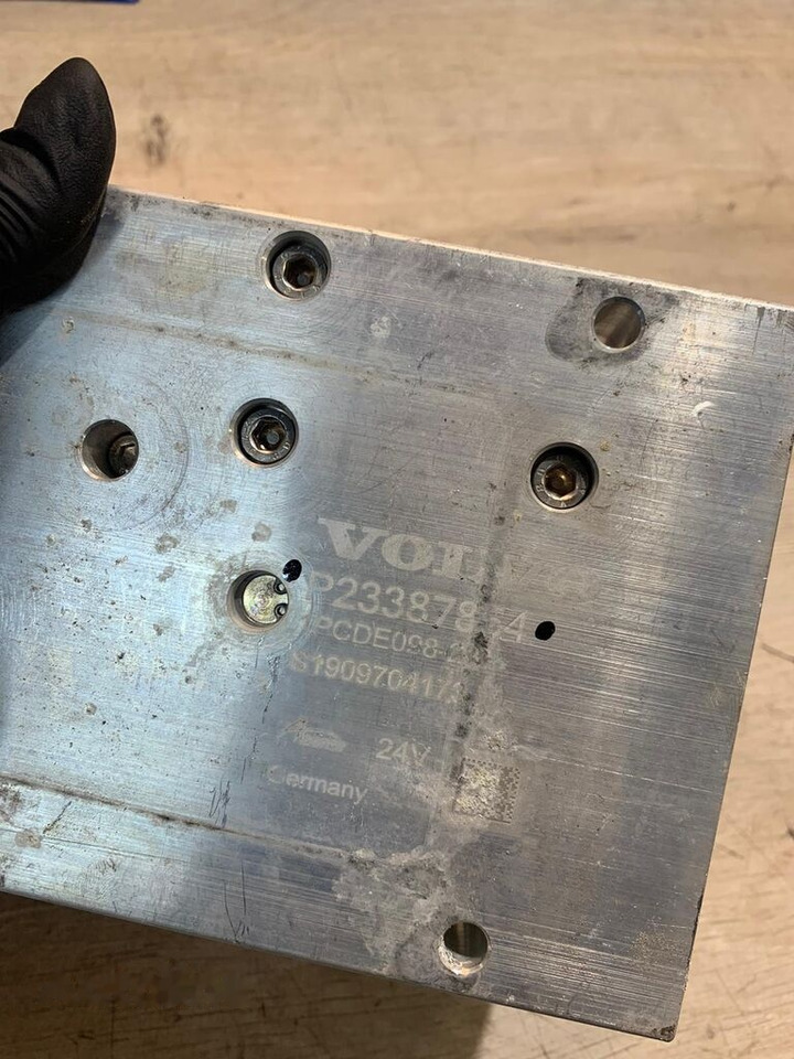 Euro 6 Volvo 23387854 do regeneracji 24V 23387854 - Izduvni sistem za Kamion: slika 2 Euro 6 Volvo 23387854 do regeneracji 24V 23387854 - Izduvni sistem za Kamion: slika 2