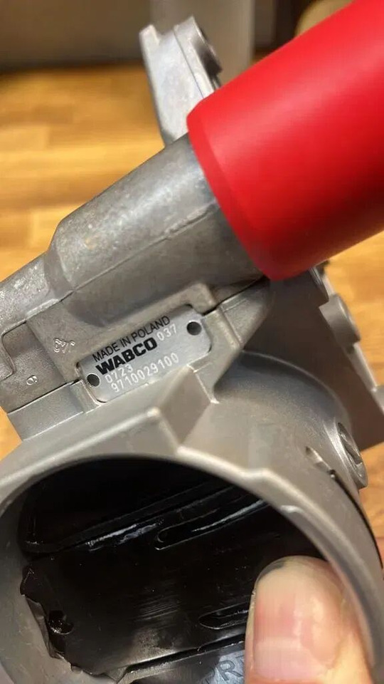 NOWY ZAWÓR PARKUJĄCO LUZUJĄCY WABCO 9710029100 - Kočioni ventil za Kamion: slika 2 NOWY ZAWÓR PARKUJĄCO LUZUJĄCY WABCO 9710029100 - Kočioni ventil za Kamion: slika 2