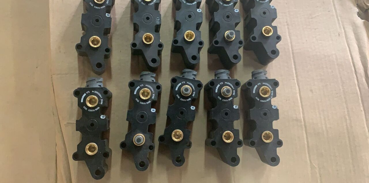 WABCO ECAS 4422032641 WABCO - Rezervni deo za Prikolica: slika 3 WABCO ECAS 4422032641 WABCO - Rezervni deo za Prikolica: slika 3