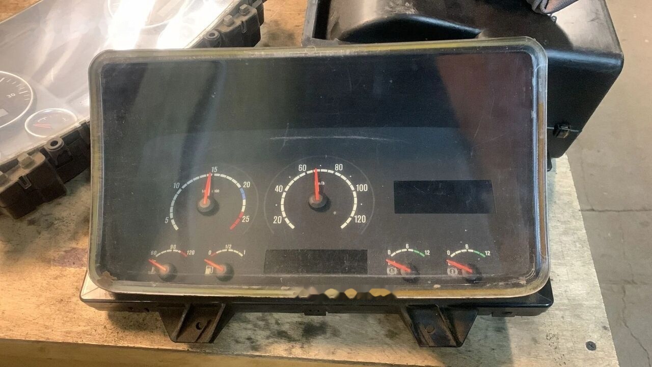 Scania Zegary Liczniki R 1545985 1738065 1544904 1545985 Scania truck - Komandna tabla za Kamion: slika 1 Scania Zegary Liczniki R 1545985 1738065 1544904 1545985 Scania truck - Komandna tabla za Kamion: slika 1