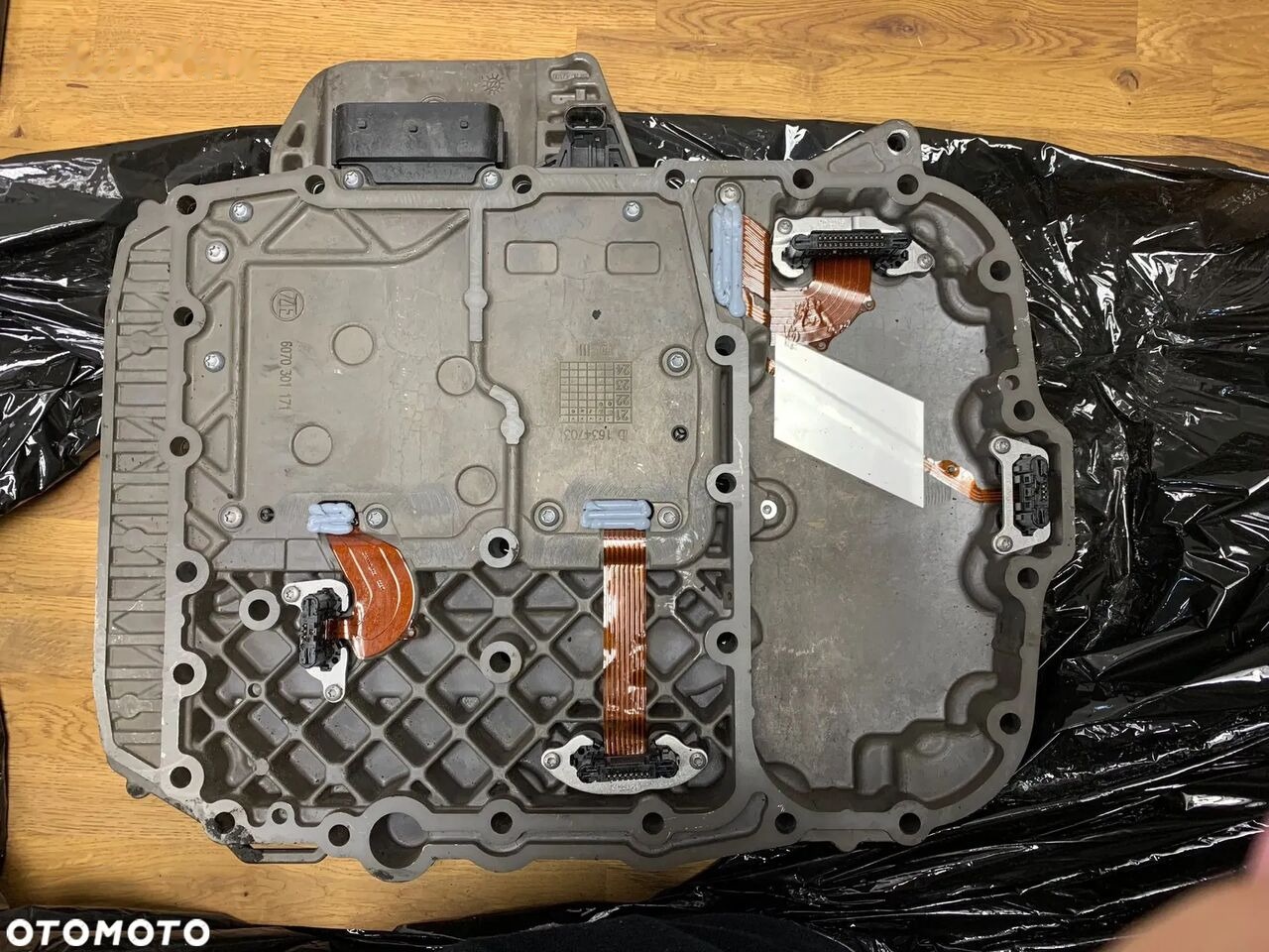 Sterownik skrzyni biegów TRAXON AM1 ZF KNORR BREMSE DAF EURO 6 K023088 - Upravljačka jedinica za Kamion: slika 1 Sterownik skrzyni biegów TRAXON AM1 ZF KNORR BREMSE DAF EURO 6 K023088 - Upravljačka jedinica za Kamion: slika 1