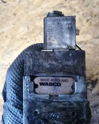 ZAWÓR OTWIERANIA DRZWI 3 CEWKI WABCO DO AUTOBUSÓW MERCEDES MAN D 472600022 - Kočioni ventil za Kamion: slika 2 ZAWÓR OTWIERANIA DRZWI 3 CEWKI WABCO DO AUTOBUSÓW MERCEDES MAN D 472600022 - Kočioni ventil za Kamion: slika 2