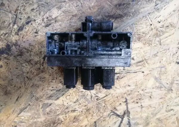 ZAWÓR OTWIERANIA DRZWI 3 CEWKI WABCO DO AUTOBUSÓW MERCEDES MAN D 472600022 - Kočioni ventil za Kamion: slika 1 ZAWÓR OTWIERANIA DRZWI 3 CEWKI WABCO DO AUTOBUSÓW MERCEDES MAN D 472600022 - Kočioni ventil za Kamion: slika 1