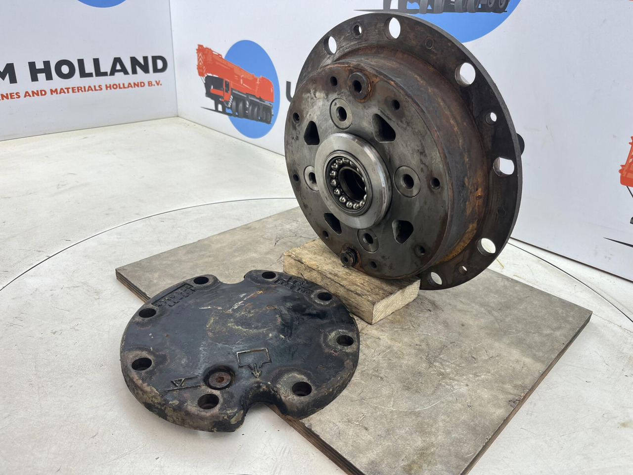 FAUN HK 40 planetary gear 27-18-65-24-4pl-H64-24 - Pogonski reduktor za Autodizalica: slika 2 FAUN HK 40 planetary gear 27-18-65-24-4pl-H64-24 - Pogonski reduktor za Autodizalica: slika 2