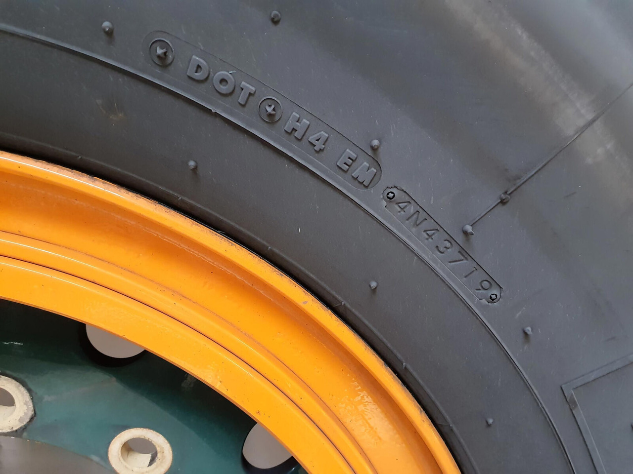FAUN Wheel 445/95R25 10 7.5 3p - Kompletan točak za Kran: slika 5 FAUN Wheel 445/95R25 10 7.5 3p - Kompletan točak za Kran: slika 5
