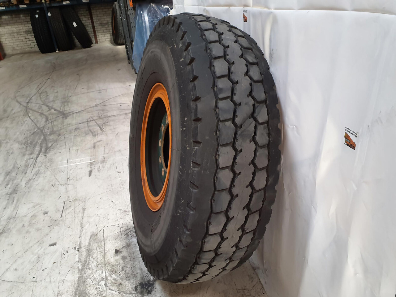 FAUN Wheel 445/95R25 10 7.5 3p - Kompletan točak za Kran: slika 4 FAUN Wheel 445/95R25 10 7.5 3p - Kompletan točak za Kran: slika 4