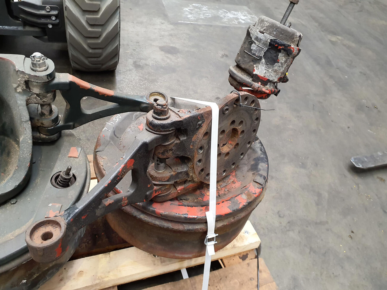 Grove GMK 5100 Megatrak axle housing - Rukavac točka za Autodizalica: slika 5 Grove GMK 5100 Megatrak axle housing - Rukavac točka za Autodizalica: slika 5