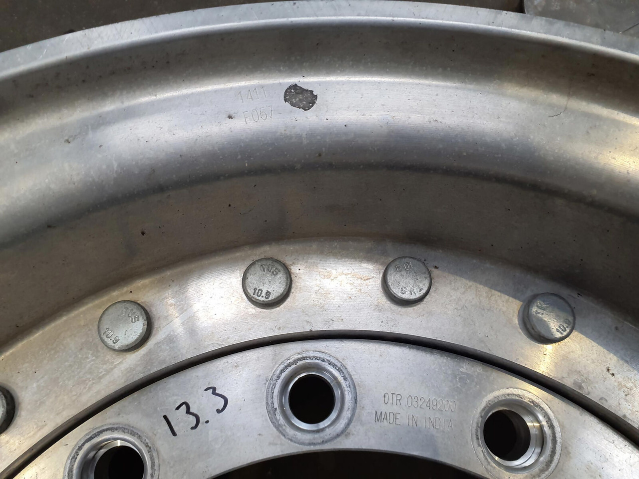 Grove Rim 445/95R25 12 13.3 2p Alu - Felna za Kran: slika 4 Grove Rim 445/95R25 12 13.3 2p Alu - Felna za Kran: slika 4