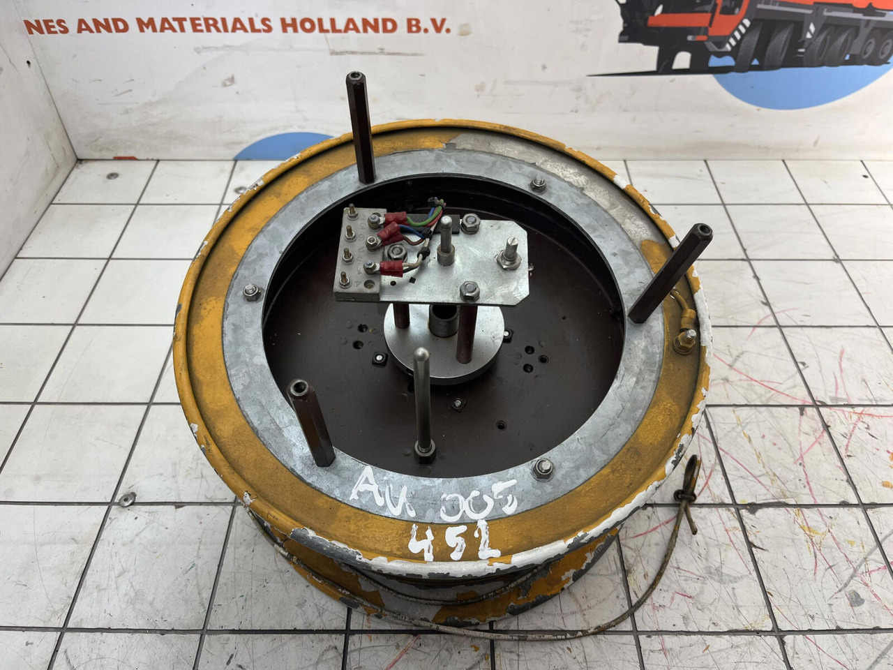 Karoserija i eksterijer za Autodizalica Krupp KMK 5100 Length indicator: slika 6 Karoserija i eksterijer za Autodizalica Krupp KMK 5100 Length indicator: slika 6