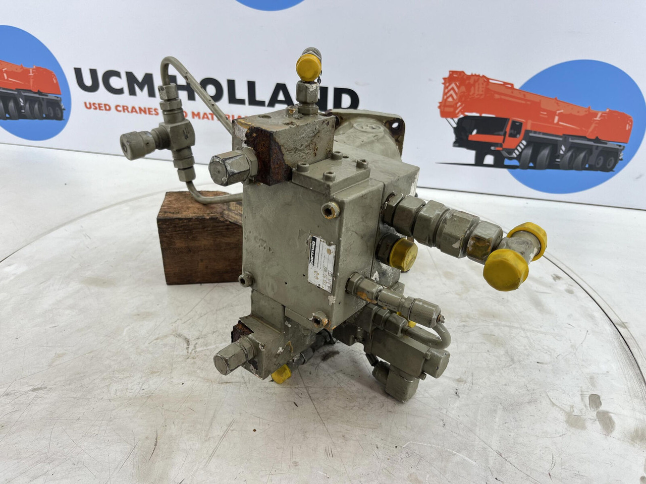 Liebherr LTM 1045 slewing gear motor - Motor okretanja za Autodizalica: slika 4 Liebherr LTM 1045 slewing gear motor - Motor okretanja za Autodizalica: slika 4