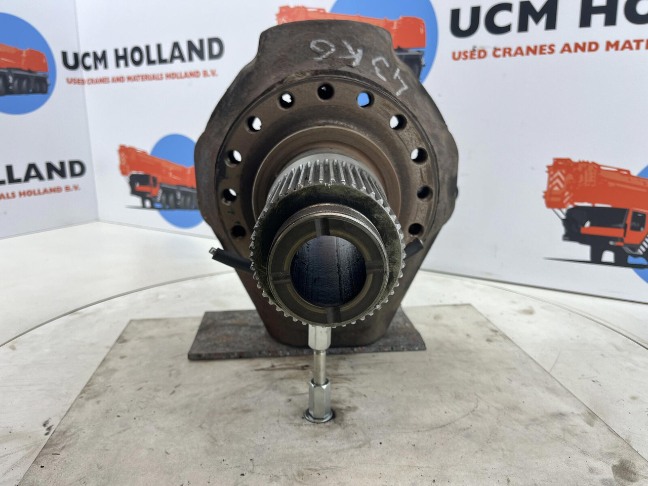 Terex AC 155 steering knuckle 16 holes axle 3 - Rukavac točka za Autodizalica: slika 2 Terex AC 155 steering knuckle 16 holes axle 3 - Rukavac točka za Autodizalica: slika 2