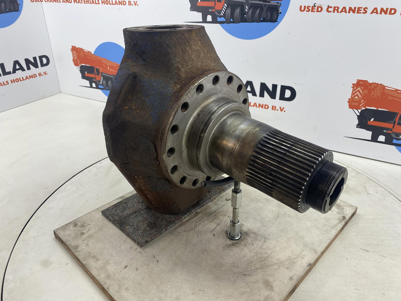 Terex AC 205 Steering knuckle 16 holes - Rukavac točka za Autodizalica: slika 3 Terex AC 205 Steering knuckle 16 holes - Rukavac točka za Autodizalica: slika 3